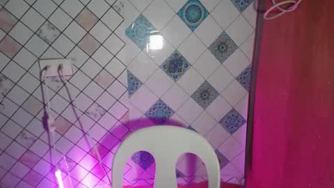 Snapshot of hoelylaylia chatting on February 2026 11:12:01 PM Laylia3 online show from February 2026 11:12:01 PM