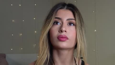 Moni Monica online show from October 2025 08:07:02 AM