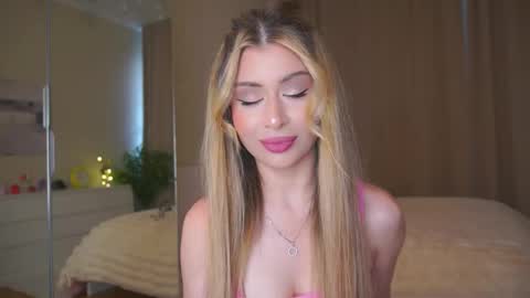 Moni Monica online show from March 2026 10:10:01 AM