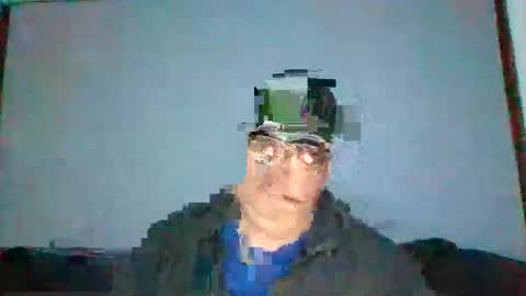 Snapshot of holden_minutz chatting on June 2026 08:02:02 AM holden_minutz online show from June 2026 08:02:02 AM