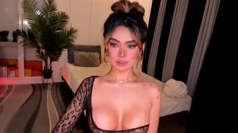 Ms. Laura online show from November 2025 05:16:01 PM