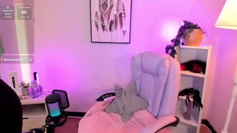 Hollie online show from April 2026 12:06:02 PM