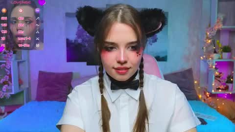 Lux online show from March 2025 06:12:01 PM