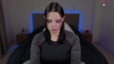 Snapshot of hollislux chatting on May 2026 05:29:02 PM Lux online show from May 2026 05:29:02 PM