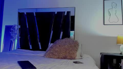 Mara online show from November 2025 03:49:02 AM