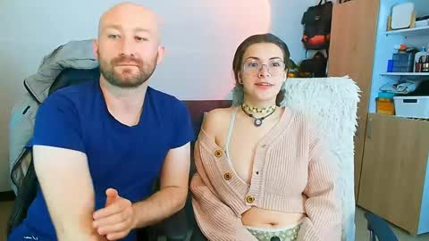 Holly and Honey online show from April 2026 10:44:01 PM
