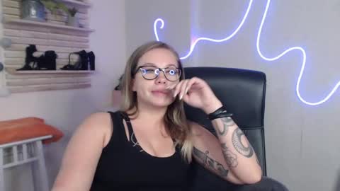 Holly online show from December 2024 09:39:02 AM