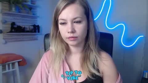 Holly online show from December 2024 08:34:01 PM