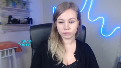 Holly online show from December 2024 10:21:01 AM