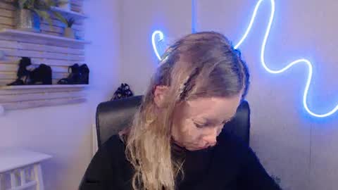 Holly online show from February 2025 01:46:02 AM