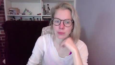 holly_bourbon online show from March 2026 05:19:02 PM