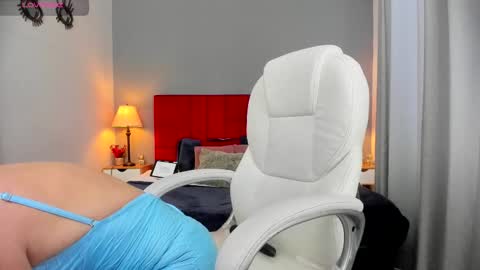 Holly Madisson online show from October 2025 12:47:01 PM