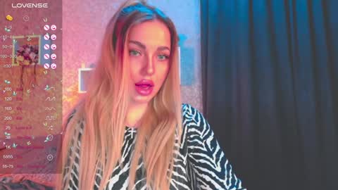 holly_molly8 online show from January 2025 04:26:01 PM