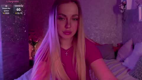 holly_molly8 online show from February 2025 11:00:02 PM