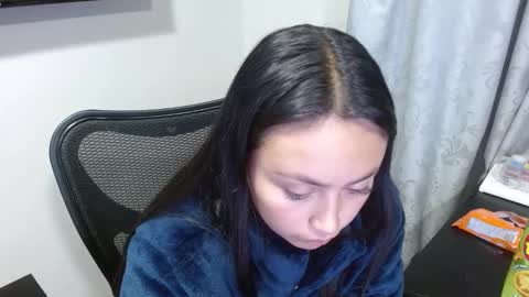 Holly online show from October 2025 06:58:02 AM