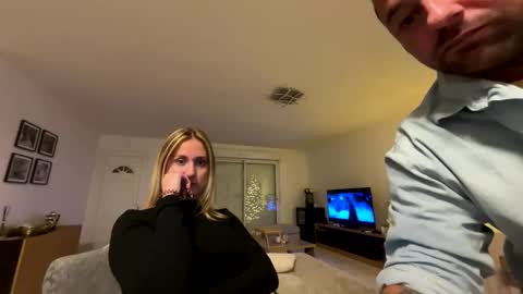 hollyandelon online show from November 2025 12:21:02 AM