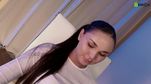 hollyextra online show from February 2025 08:53:02 PM