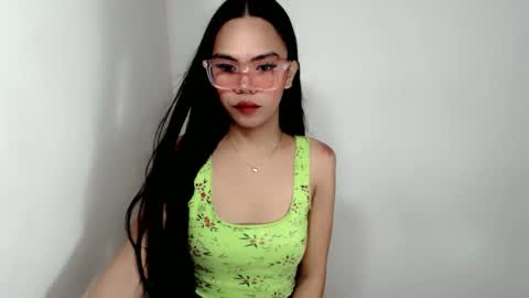 hollyhalo online show from October 2025 09:43:02 AM