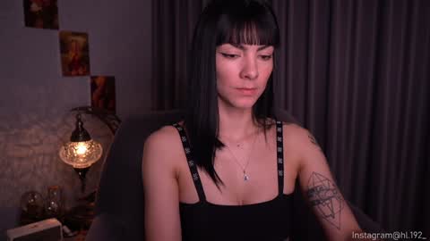 Holly Linder online show from January 2025 05:05:02 AM