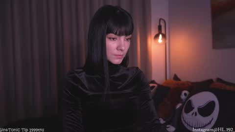 Holly Linder online show from January 2026 02:16:01 AM