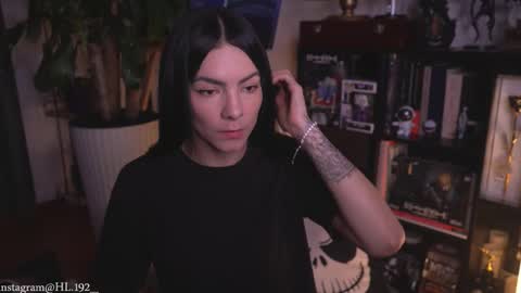 Holly Linder online show from March 2026 02:07:01 AM