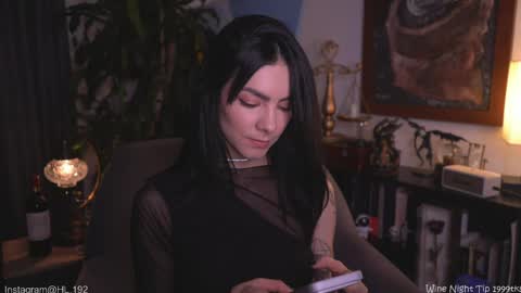 Snapshot of hollylinder_ chatting on April 2026 02:14:01 AM Holly Linder online show from April 2026 02:14:01 AM