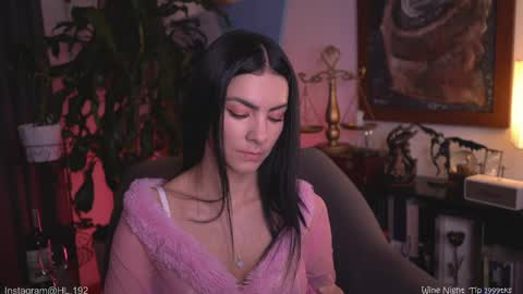 Snapshot of hollylinder_ chatting on May 2026 02:17:01 AM Holly Linder online show from May 2026 02:17:01 AM