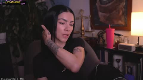 Snapshot of hollylinder_ chatting on May 2026 02:38:02 AM Holly Linder online show from May 2026 02:38:02 AM