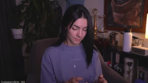 Snapshot of hollylinder_ chatting on May 2026 12:40:01 AM Holly Linder online show from May 2026 12:40:01 AM