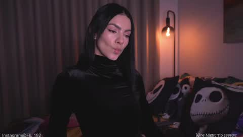 Snapshot of hollylinder_ chatting on June 2026 01:43:02 AM Holly Linder online show from June 2026 01:43:02 AM