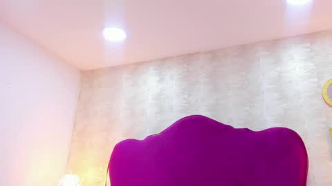 Snapshot of hollyolson chatting on April 2026 01:15:01 PM Holly online show from April 2026 01:15:01 PM