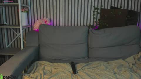 Holly online show from April 2026 01:22:01 AM