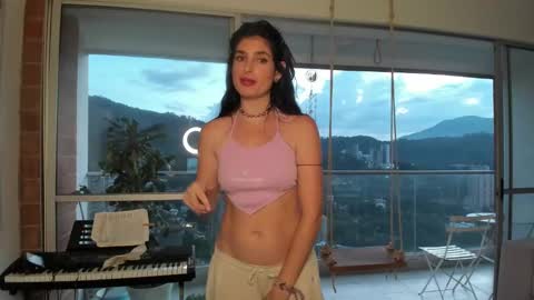 Snapshot of hollyshit_ chatting on January 2025 11:18:02 PM hollyshit_ online show from January 2025 11:18:02 PM