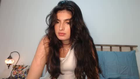 Snapshot of hollyshit_ chatting on February 2025 01:00:02 AM hollyshit_ online show from February 2025 01:00:02 AM