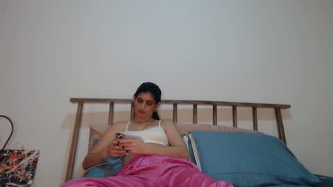 Snapshot of hollyshit_ chatting on February 2025 12:58:01 AM hollyshit_ online show from February 2025 12:58:01 AM