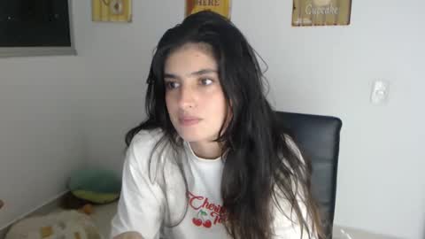 Snapshot of hollyshit_ chatting on February 2025 01:47:02 AM hollyshit_ online show from February 2025 01:47:02 AM