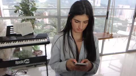 Snapshot of hollyshit_ chatting on March 2025 10:43:02 PM hollyshit_ online show from March 2025 10:43:02 PM