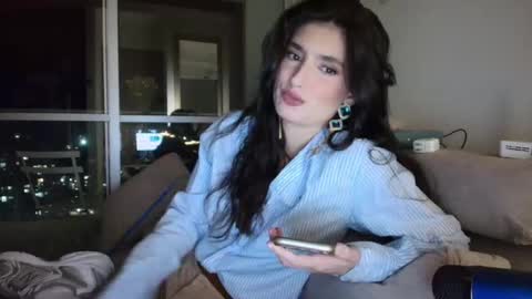 Snapshot of hollyshit_ chatting on September 2025 12:12:01 AM hollyshit_ online show from September 2025 12:12:01 AM