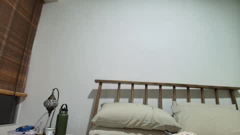 Snapshot of hollyshit_ chatting on October 2025 11:37:02 PM hollyshit_ online show from October 2025 11:37:02 PM