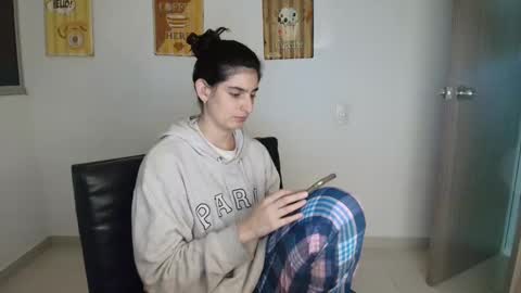 Snapshot of hollyshit_ chatting on October 2025 02:52:01 AM hollyshit_ online show from October 2025 02:52:01 AM