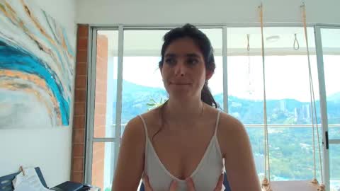 Snapshot of hollyshit_ chatting on November 2025 04:40:01 PM hollyshit_ online show from November 2025 04:40:01 PM