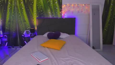 HollyTaillor online show from October 2025 05:30:02 AM