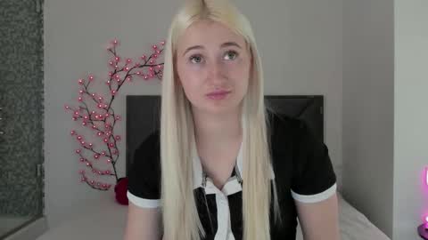 HollyTaillor online show from March 2026 01:25:01 PM