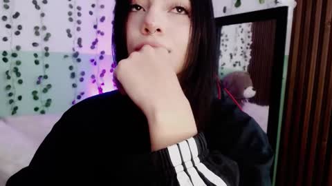 holly online show from December 2024 05:52:02 PM