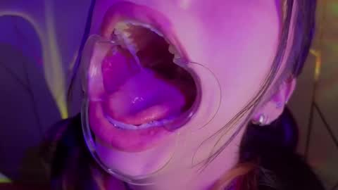 holly online show from February 2026 11:31:02 PM