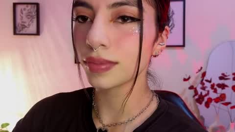 holly online show from April 2026 12:33:01 AM