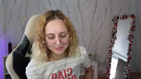 Polly online show from August 2026 03:44:02 AM