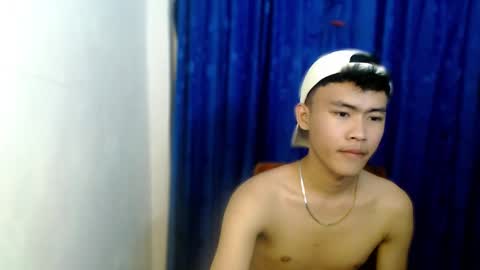 Snapshot of holy_fucker21 chatting on October 2025 09:39:02 AM Jayjay online show from October 2025 09:39:02 AM