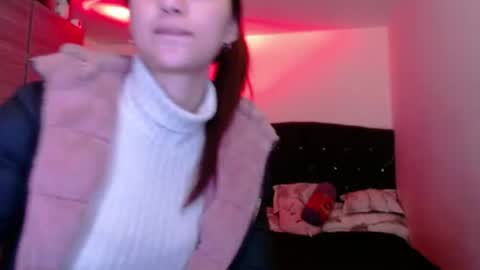 Snapshot of holy_julii chatting on June 2026 04:10:02 AM holy_julii online show from June 2026 04:10:02 AM