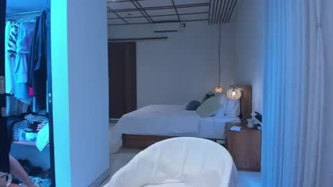 Kira Purrr online show from August 2026 01:52:02 AM